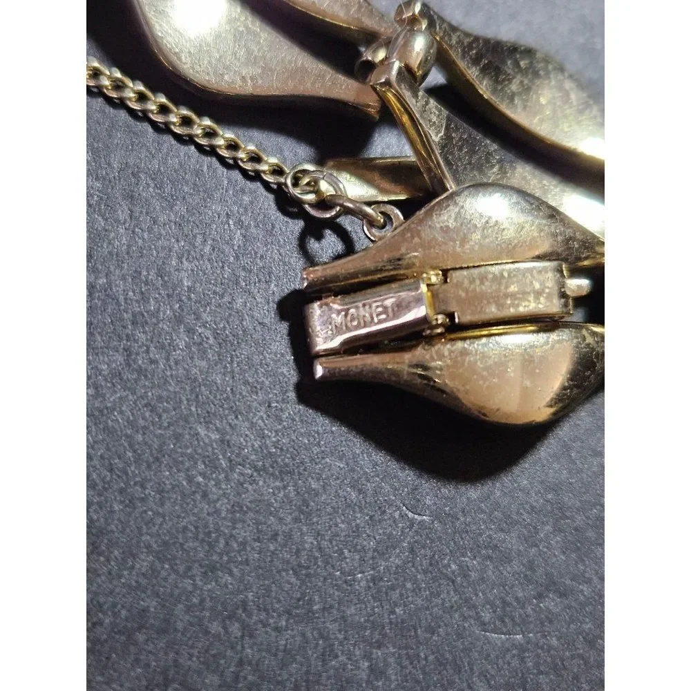 Vintage Monet gold tone bracelet 6.75